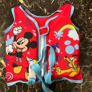Swim vest for kids toddlers Mickey Mouse and  goofy great condition with…